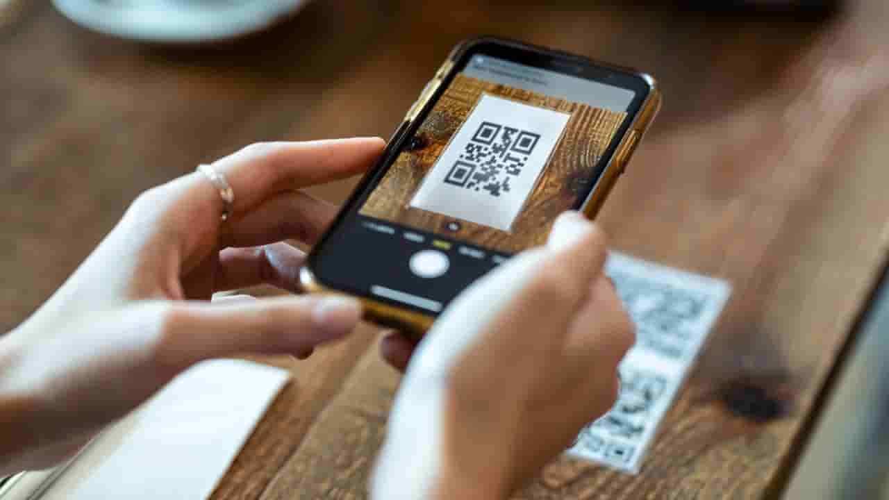 QR Code Scam: డ్రై ఫ్రూట్స్ ఆర్డర్.. రీఫండ్ పేరుతో QR కోడ్ పంపి రూ.2.60 లక్షలు స్వాహా!