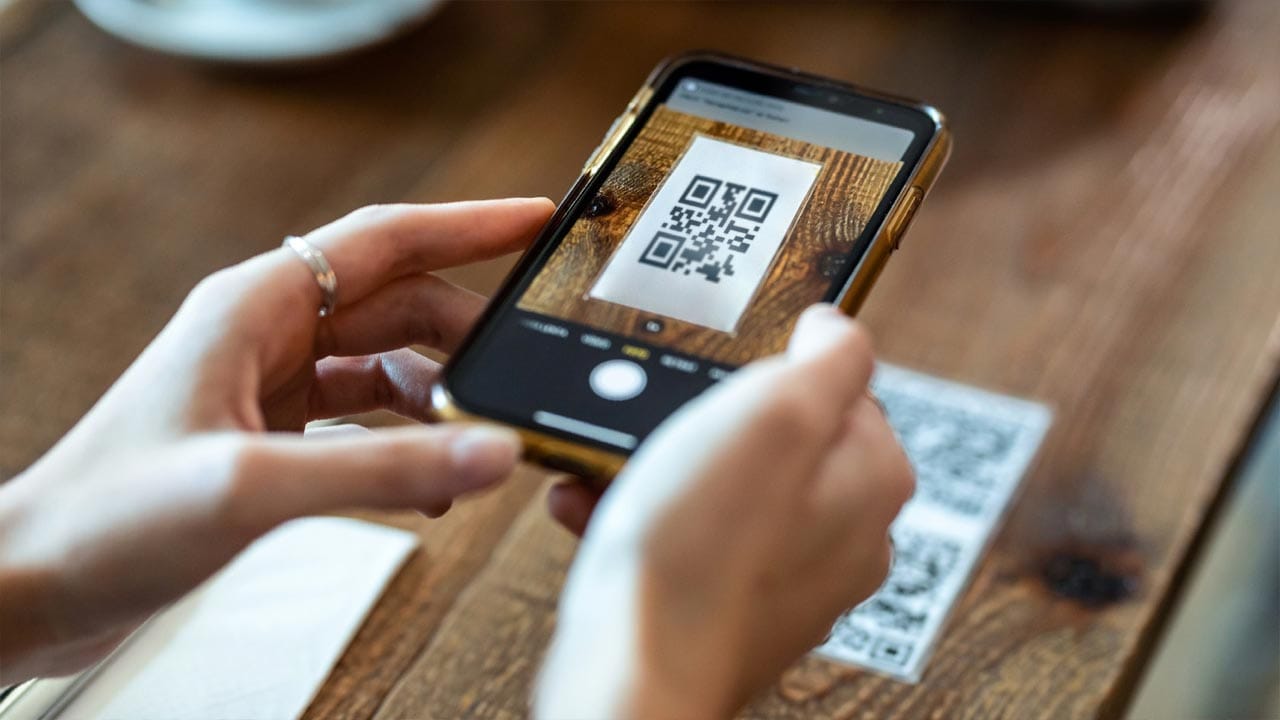 QR Code Scam: డ్రై ఫ్రూట్స్ ఆర్డర్.. రీఫండ్ పేరుతో QR కోడ్ పంపి రూ.2.60 లక్షలు స్వాహా!