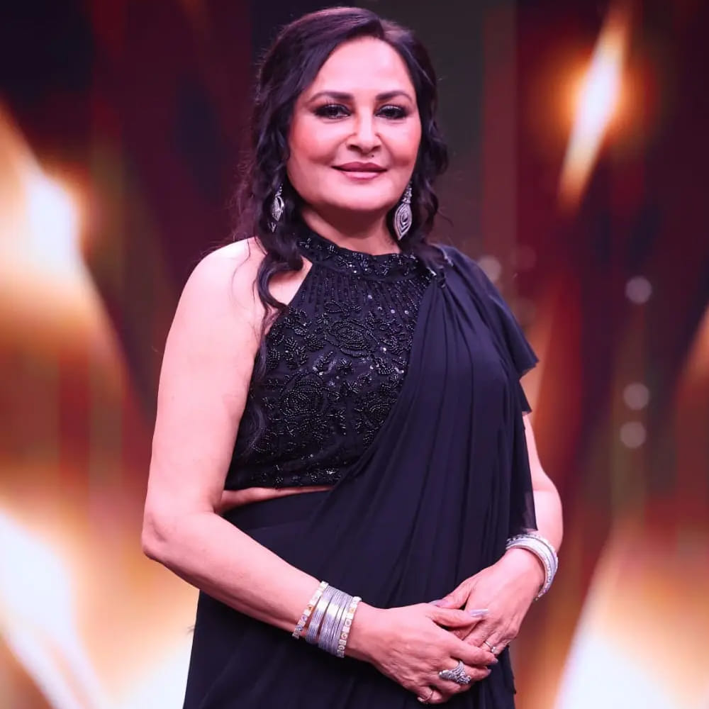 ప్రస్తుత సినిమాల గురించి మాట్లాడుతూ, ఆచార్య, అఖండ వంటి చిత్రాలను చూశానని, ఓటీటీలలో వస్తున్న కంటెంట్‌ను కూడా గమనిస్తున్నానని జయప్రద తెలిపారు. నటిగా తాను ఇప్పటికీ ప్రతి షాట్ విషయంలో టెన్షన్ పడతానని, అది ఒక మంచి క్వాలిటీ అని చెప్పారు. భవిష్యత్తులో ఎలాంటి పాత్రలు చేయాలనే దానిపై ఆమె స్పష్టతను వ్యక్తం చేశారు. గతంలో సాగర సంగమం వంటి పాత్రలు చేయాలని ఉన్నప్పటికీ, ఇప్పుడు సమాజానికి ఉపయోగపడే సవాలుతో కూడిన పాత్రలు చేయాలనుకుంటున్నానని తెలిపారు. కాశ్మీర్ ఫైల్స్ వంటి చిత్రాల స్ఫూర్తితో, "వెరీ వైగరస్, వెరీ వయలెంట్ అండ్ వెరీ కరేజియస్" అయిన పాత్రలు చేయాలని తన కోరికను వెల్లడించారు. 