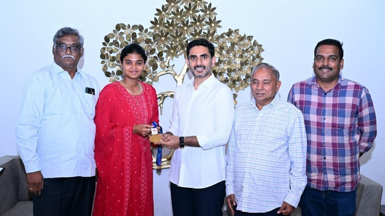 గోల్డ్ మెడల్ విన్నర్ జ్యోతి సురేఖను కలిసిన లోకేష్.. 2028 ఒలింపిక్స్పై కీలక హామీ..!