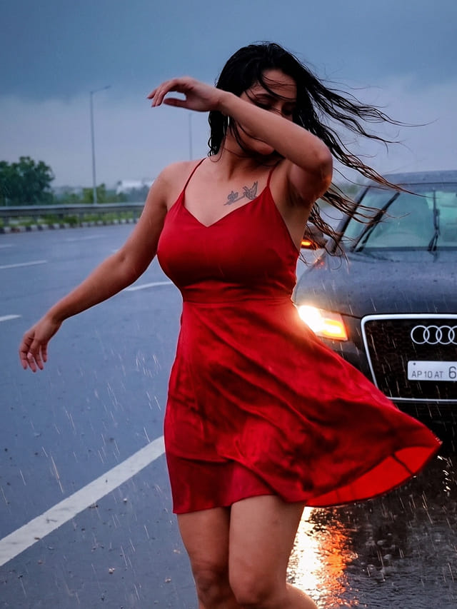 నెట్టింట రెచ్చిపోయిన సీరియల్ బ్యూటీ.. గ్లామర్ ఫోజులతో అరాచకం..