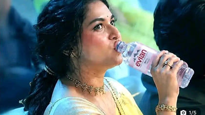 కాయదు లోహర్ వాడిన వాటర్ బాటిల్ ధర లక్షలా?