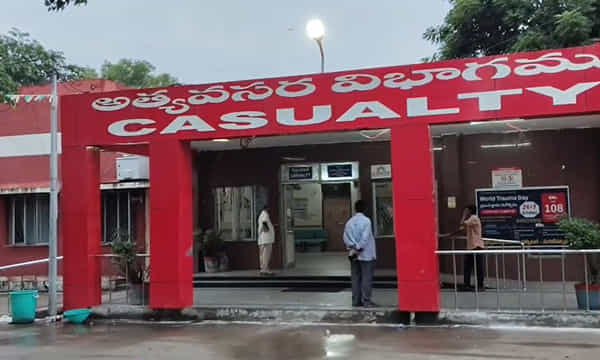 పండుగపూట దారుణం.. ఇద్దరు చిన్నారులకు నిద్రమాత్రలు ఇచ్చి తల్లి ఆత్మహత్యాయత్నం!
