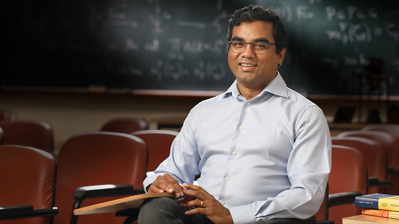 Ramanujan Prize: భారత గణిత శాస్త్రవేత్తకు అరుదైన గౌరవం.. 2026 రామానుజన్ ప్రైజ్ గెలుచుకున్న మహేశ్ కాక్డే!