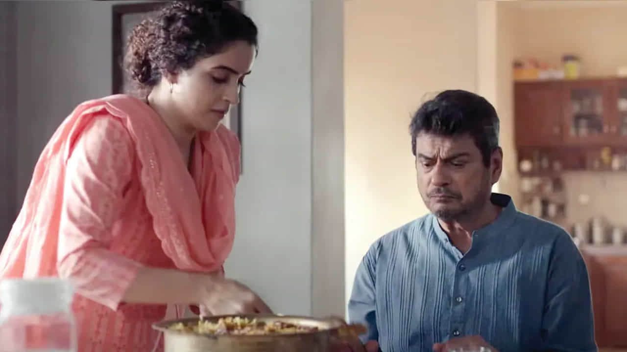 మిసెస్: సన్యా మల్హోత్రా నటించిన 'మిసెస్' ('ది గ్రేట్ ఇండియన్ కిచెన్' రీమేక్) కూడా సమాజంలో గృహిణుల శ్రమకు లభించని గుర్తింపును ఎత్తిచూపింది. పెళ్లి తర్వాత తన సొంత కలలను, ఆశలను అణచివేసుకుని బతికే మహిళా జీవితాన్ని ఇది కళ్ళకు కట్టినట్లు చూపుతుంది. ఇలాంటి చిత్రాలు మహిళల హక్కులను, ఆత్మగౌరవాన్ని బలంగా ఆవిష్కరిస్తాయి. సినిమా పరంగా అద్భుతమైన ప్రశంసలు దక్కించుకున్నప్పటికీ, వీటిని చూసిన భార్యాభర్తలు తమ నిజ జీవితంతో పోల్చుకుంటే గొడవలు రాక తప్పవని నెటిజన్లు సరదాగా అంటారు.