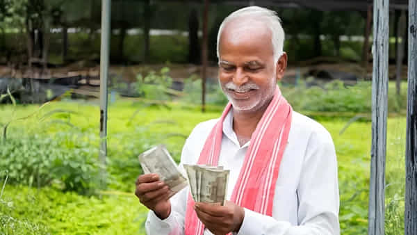 Central Government: రైతులకు కేంద్రం గుడ్ న్యూస్.. అకౌంట్లోకి రూ.6 వేలు.. ఆన్లైన్ ద్వారా దరఖాస్తు చేస్కోండి..
