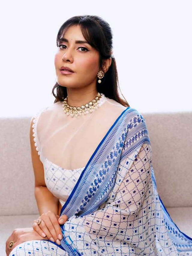 అందాల రాశికి అవకాశాలు కరువయ్యాయే..