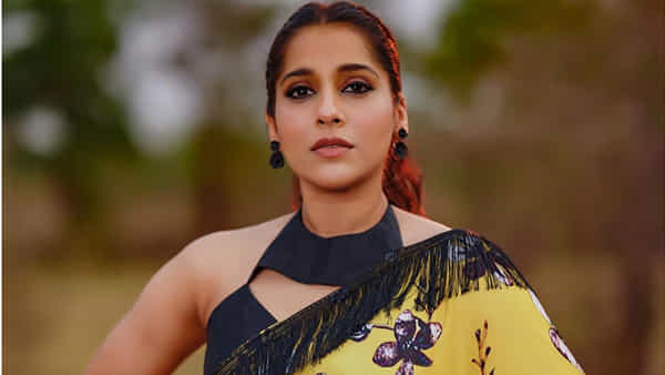 Rashmi Gautham: ఇలాంటి ప్రపంచంలో ఉండాలని లేదు.. డబ్బు కోసం ఇంత దారుణమా.. ? రష్మీ ఎమోషనల్ పోస్ట్..