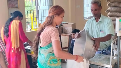 రేషన్ కార్డు ఉన్నవారికి భారీ గుడ్ న్యూస్.. గోధుమ పిండి, కందిపప్పు
