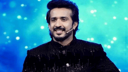 అతను ఏ పాత్రలోనైనా ఒదిగిపోగలడు