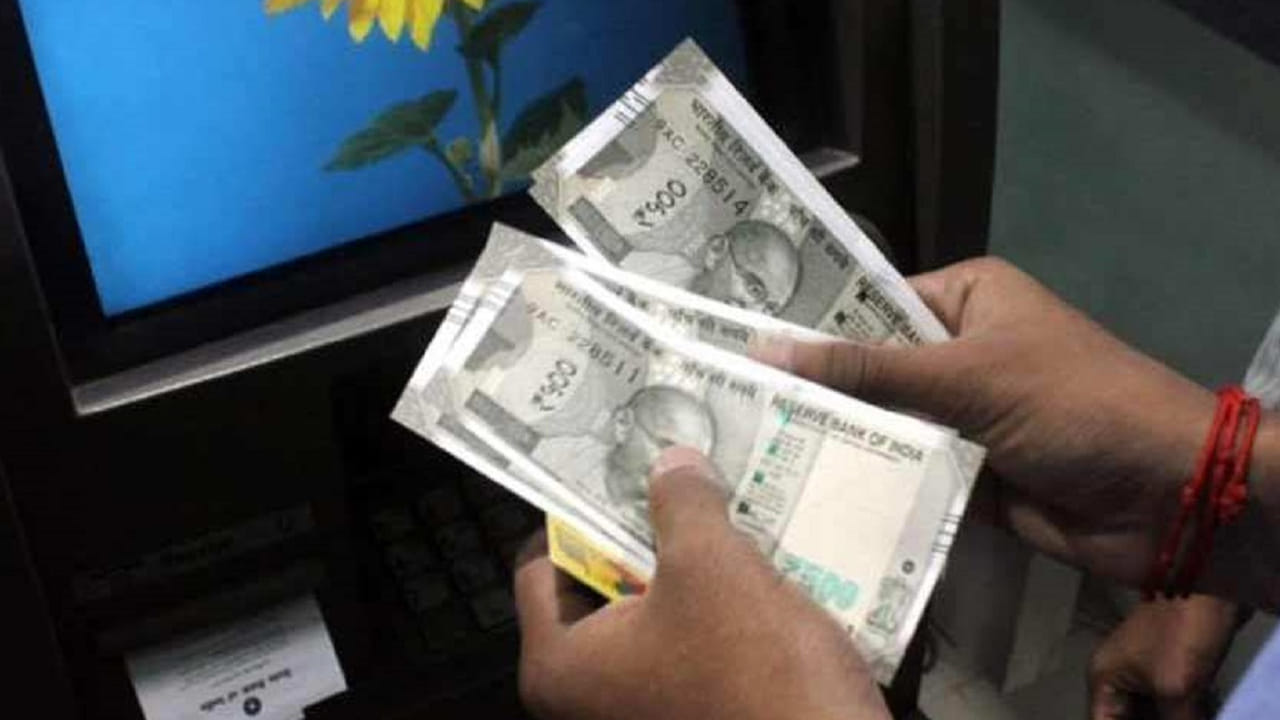 SBI కొత్త విత్ డ్రా రూల్స్.. ఈ పరిమితి దాటితే బాదుడే బాదుడు.. ఒక్కొ ట్రాన్సాక్షన్‌కు ఏకంగా..