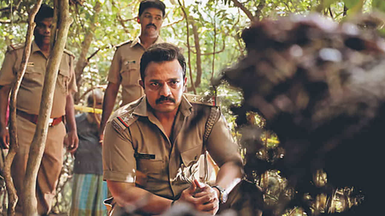 దర్శకుడు దేవీప్రసాద్ శెట్టి ఈ సినిమాకు దర్శకత్వం వహించడమే కాకుండా స్క్రీన్‌ప్లేను అత్యంత ఉత్కంఠభరితంగా మలిచారు. ఫ్లయింగ్ ఎలిఫెంట్ స్టోరీ టెల్లర్స్ బ్యానర్‌పై రూపొందిన ఈ చిత్రానికి నవనీత్ శ్యామ్ అందించిన గూస్‌బంప్స్ బ్యాక్‌గ్రౌండ్ స్కోర్, హేమంత్ ఆచార్య ఫొటోగ్రఫీ సస్పెన్స్ మూడ్‌ను పర్ఫెక్ట్‌‌గా బిల్డ్ చేశాయి. గోపాలకృష్ణ దేశ్‌పాండే, ఉషా భండారి కీలక పాత్రల్లో అద్భుతంగా నటించి మెప్పించారు.