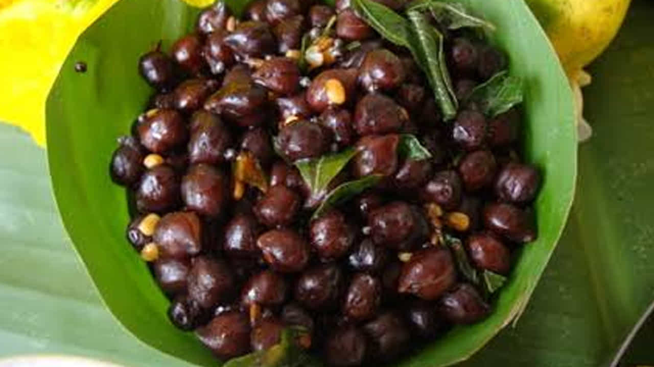 ఇది అద్భుతమైన ఫుడ్ అని చెప్పాలి. ఇంకా చెప్పాలంటే నల్లగా ఉండే తేలికగా అరుగుతాయి, త్వరగా ఉడుకుతాయి. కడుపుకు హాయిగా ఉంటాయి. వీటిలో ఉండే అపారమైన పోషక విలువలు చాలామందికి తెలియవు, ఈ వివరాలు తెలిస్తే ఎవరూ వీటిని అసలు వదలకుండా తింటూనే ఉంటారు