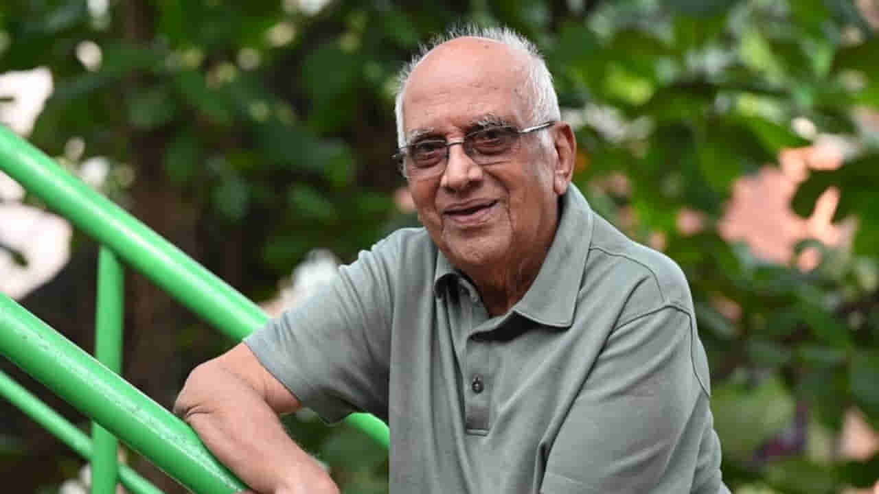 Singeetham Srinivasa Rao : మూకీ సినిమా నుంచి సైన్స్ ఫిక్షన్ వరకు.. వెండితెరపై సరిహద్దులు లేని సింగీతం ప్రయోగాలు ఎన్నో..
