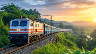 Indian Railways: పండగ వేళ రైలు ప్రయాణికులకు గుడ్‌న్యూస్‌.. ఈ రూట్లో ప్రత్యేక రైళ్లు..!
