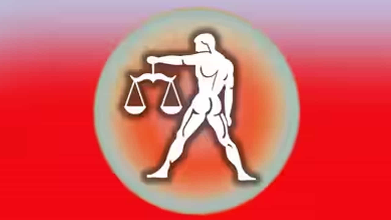 కుంభ రాశి : కుంభ రాశి వారికి సూర్య సంచారం చాలా ప్రయోజనకరంగా ఉంటుంది. ఉన్నత చదువుల కోసం విదేశాలకు వెళ్లే వారికి ఇది మంచి సమయం. వివాదాలు పరిష్కారం అవుతాయి. ఆాయం రెట్టింపు అవుతుంది. కోర్టు కేసుల్లో విజయం మీదే అవుతుంది.  షేర్ మార్కెట్, స్పెక్యులేషన్ లో ఉన్నవారికి లాభాలు వస్తాయి.