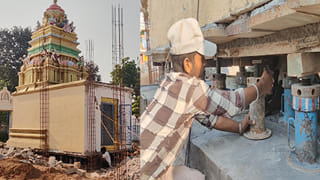 Telangana: వావ్ అద్భుతం.. 50 ఏళ్ల నాటి గుడిని జాకీలతో పైకెత్తుతున్న ఊరి జనం.. ఎందుకో తెలుసా..?