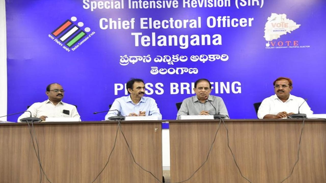 తెలంగాణ ఓటర్లకు ECI గుడ్న్యూస్! నోటీసుల గందరగోళం వేళ ప్రత్యేక నమోదు డ్రైవ్!