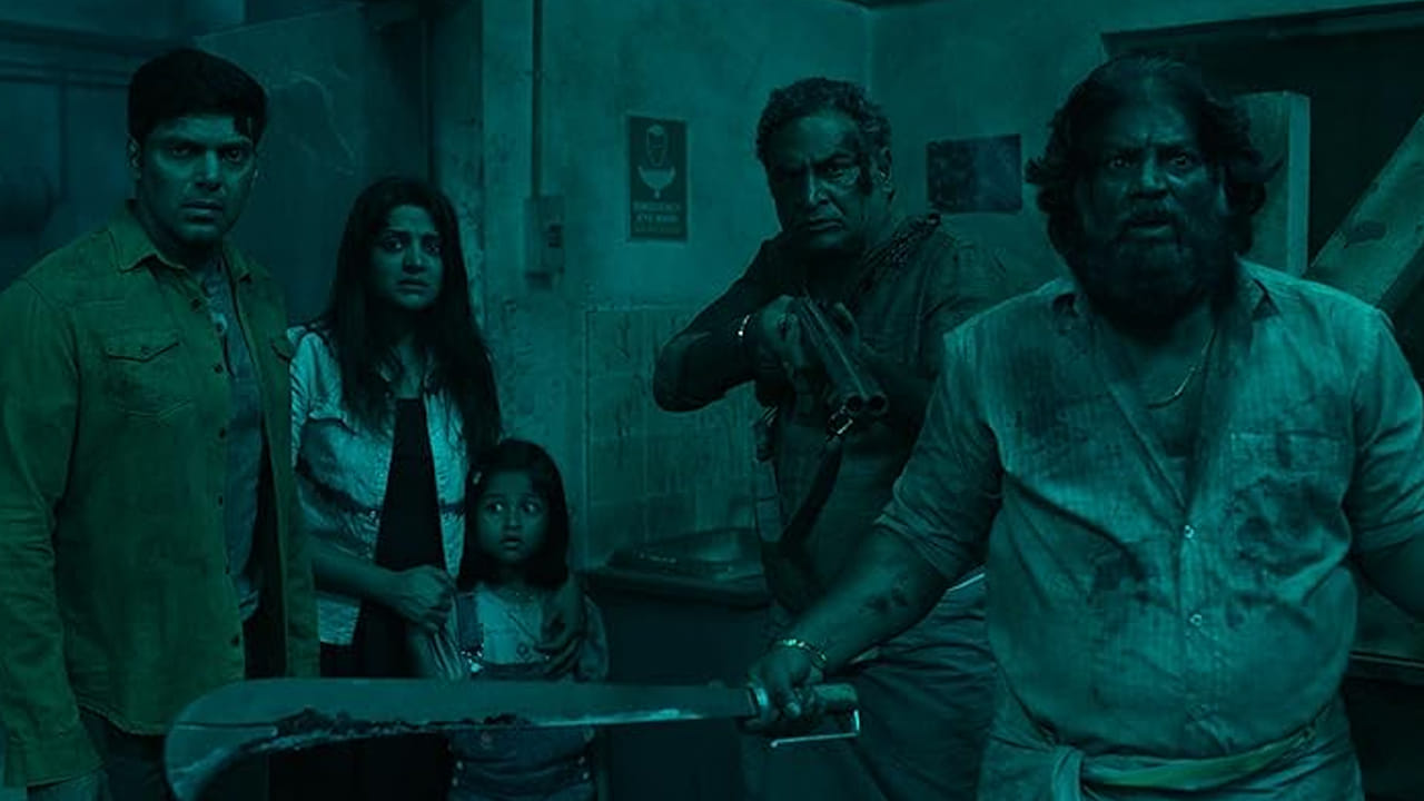 ప్రముఖ డిజిటల్ ప్లాట్ఫారమ్ అమెజాన్ ప్రైమ్ వీడియోలో స్ట్రీమింగ్ అవుతున్న ఈ సిరీస్, వినూత్నమైన కథాంశంతో సస్పెన్స్ను పండిస్తోంది. దర్శకుడు మిలింద్ రావు తెరకెక్కించిన ఈ సిరీస్, భారతదేశంలోనే ప్రసిద్ధి చెందిన ఒక గ్రాఫిక్ నావెల్ ఆధారంగా రూపుదిద్దుకోవడం విశేషం. కథ విషయానికి వస్తే.. డాక్టర్ గౌతమ్ (ఆర్య) తన భార్య, కూతురుతో కలిసి ఒక ప్రయాణంలో ఉన్నప్పుడు వారి కారు అడవికి సమీపంలో ఒక వింత గ్రామం దగ్గర పాడవుతుంది.