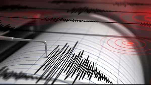 Earthquake: 45 నిమిషాల వ్యవదిలోనే 2 భారీ భూకంపాలు.. భయంతో వణికిపోయిన ప్రజలు