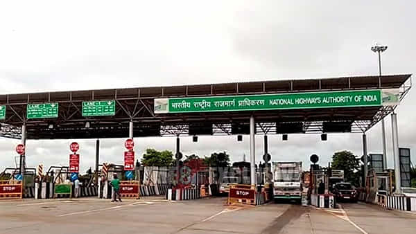 FASTag: వాహనదారులకు గుడ్న్యూస్.. నవంబర్ 1 నుంచి రూ.1500లకే వార్షిక ఫాస్టాగ్ పాస్