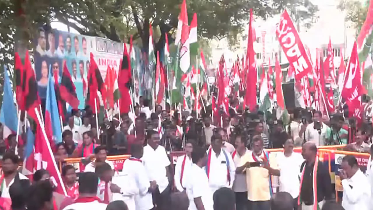 ఎన్నికల కమిషనర్పై సమరశంఖం.. ఇండియా కూటమి నిరసనలో విజయ్ పార్టీ!