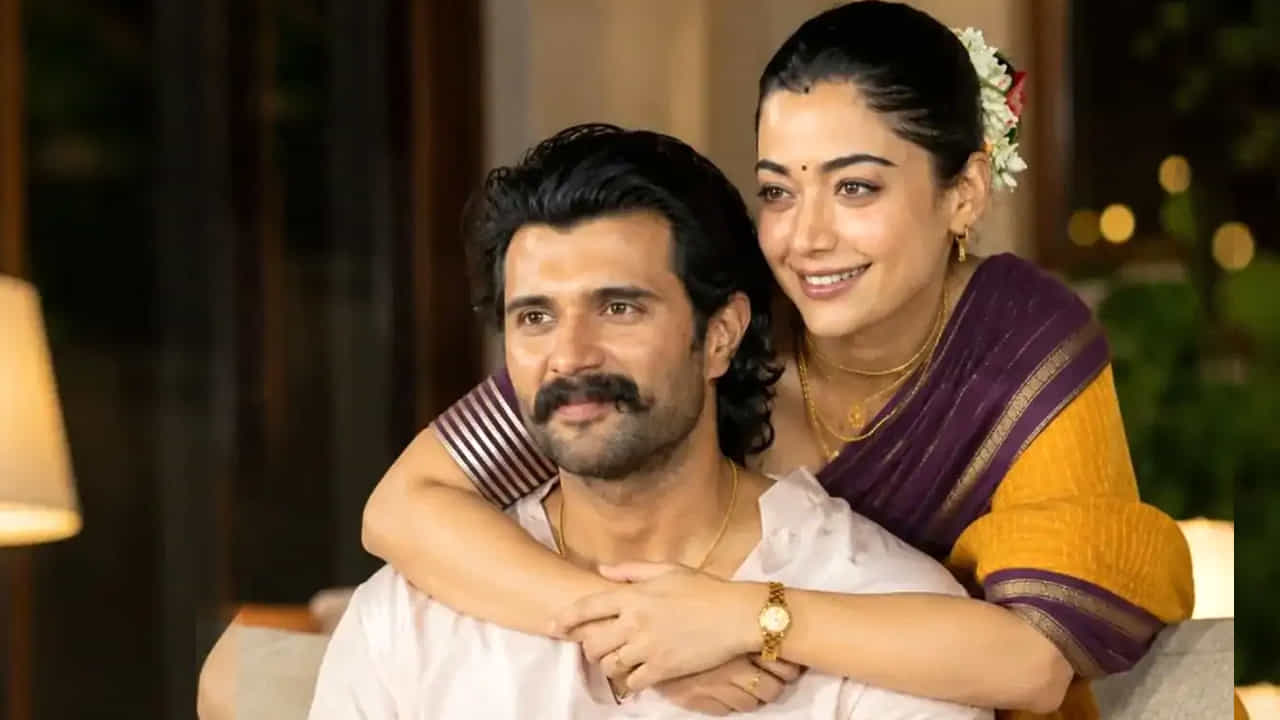 ఈ రెండు సినిమాలతో వీరి ఆన్స్క్రీన్ కెమిస్ట్రీపై అభిమానుల్లో ఆసక్తి మరింత పెరిగింది. రీసెంట్ గా రణబాలి సినిమాలో కలిసి నటించారు. ఈ సినిమా సూపర్ హిట్ గా నిలిచింది. పెళ్లి తర్వాత రష్మిక, విజయ్ కాంబినేషన్ లో వచ్చిన సినిమా కావడంతో ఈ మూవీ అభిమానులకు ఎంతో ప్రత్యేకంగా.. అనుకున్నట్టుగానే సినిమా సూపర్ హిట్ అవ్వడంతో అభిమానులు ఫుల్ ఖుష్ అవుతున్నారు.