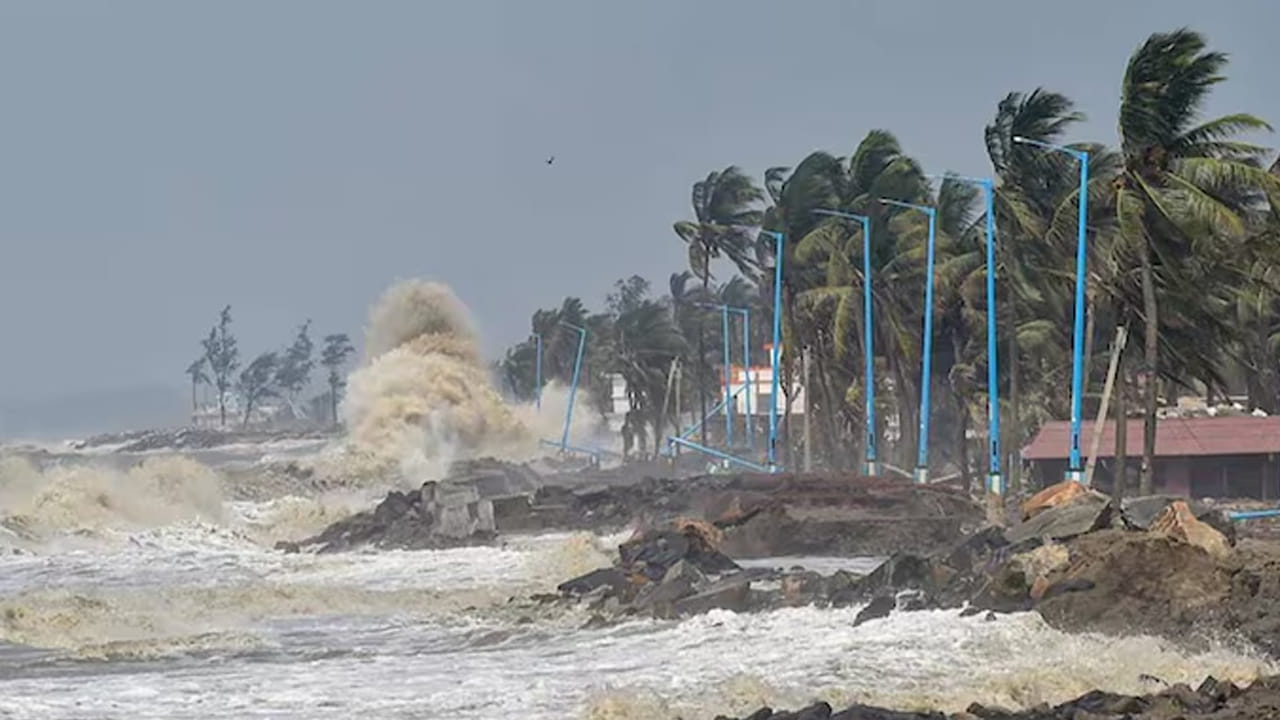 బంగాళాఖాతంలో అల్పపీడనం.. తుఫాన్‌గా మారే అవకాశం