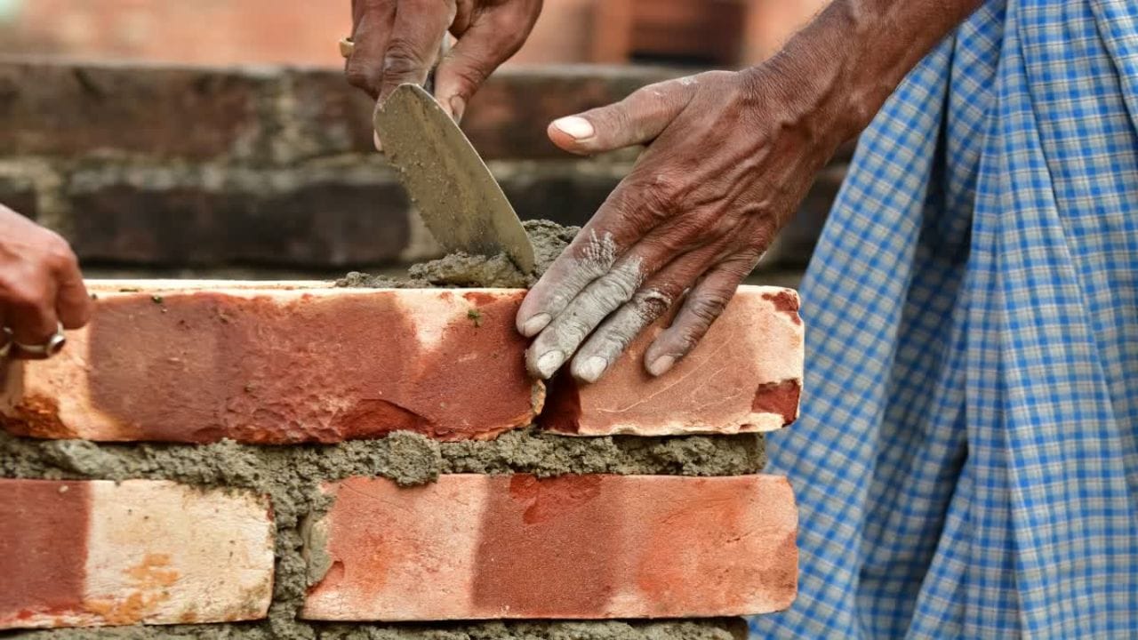 Why Soak Bricks Before Construction (2)